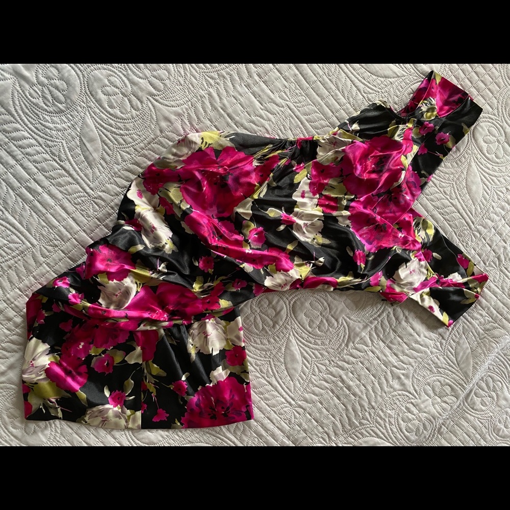 Maggy London Floral VNeck Midi